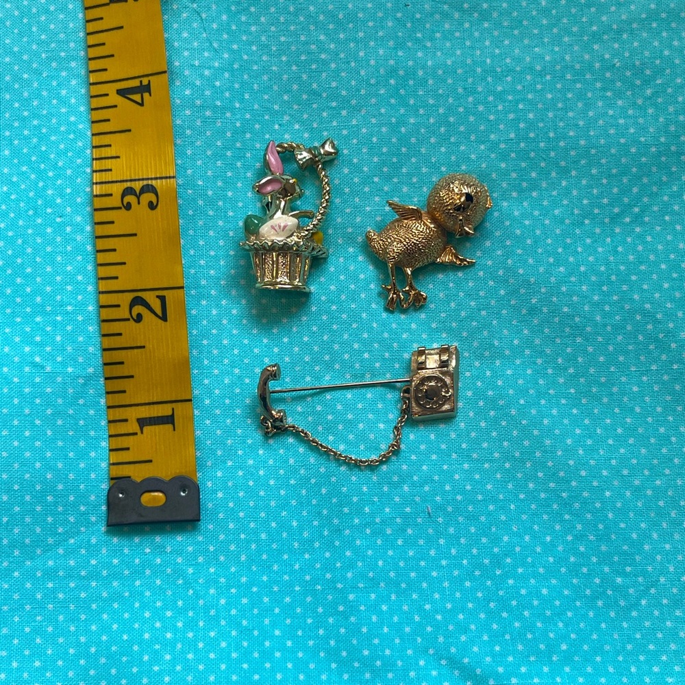 Set of 3 novelty brooches